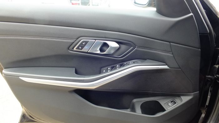 BMW 320 X DRIVE SPORT LINE AN 2020 MODELUL NOU...FULL